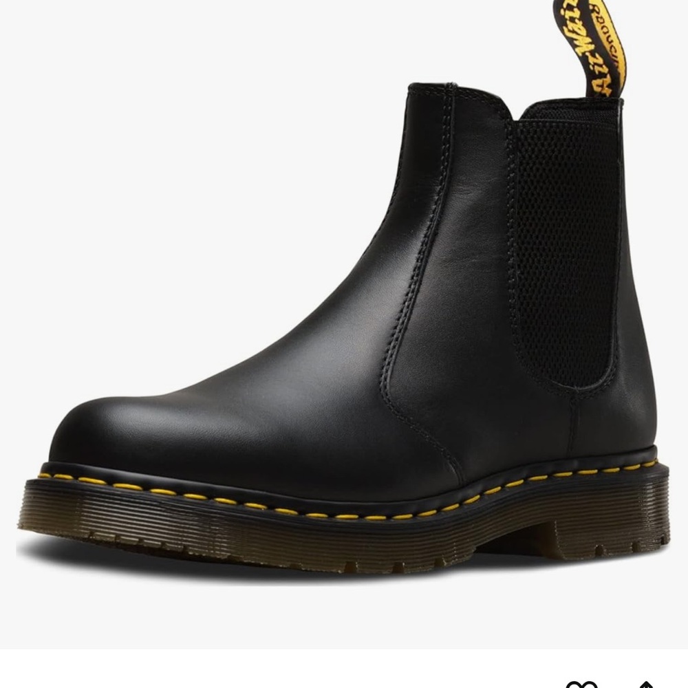 Doc Martens NWT Chelsea boots brand new never worn size 8